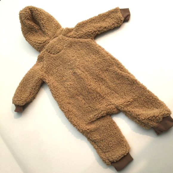 7 For All Mankind Teddy Bear Brown Fuzzy Hooded Jumpsuit Size 6-9 Months NWT - Picture 6 of 12
